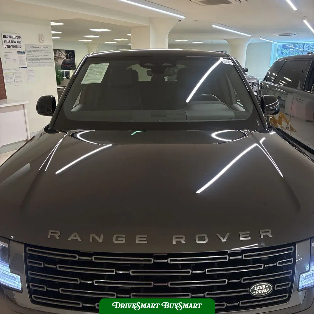 2025 Land Rover Range Rover SE P400
