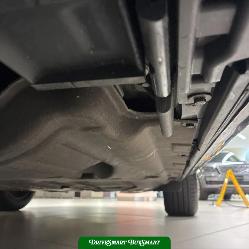 2025 Land Rover Range Rover SE P400