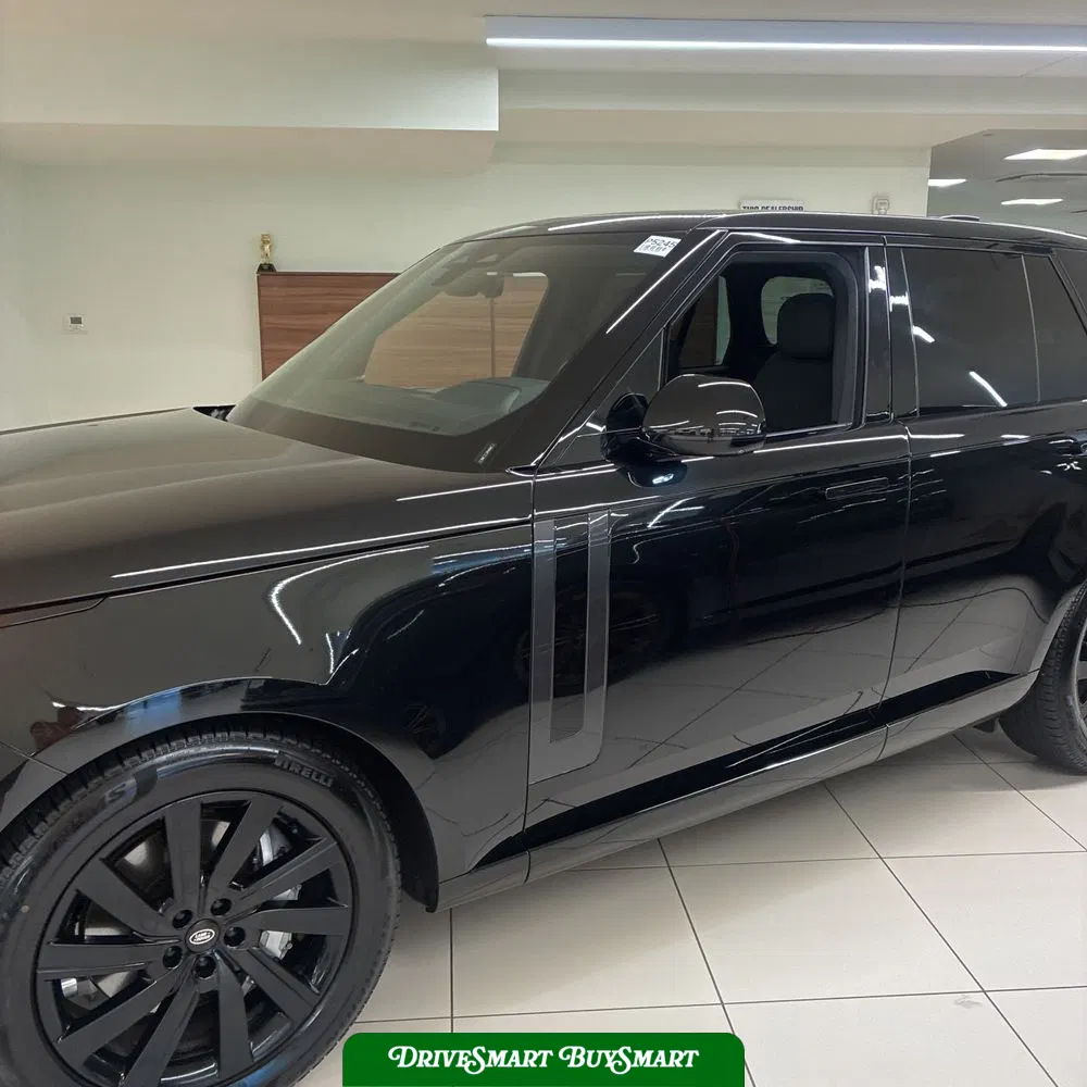 2025 Land Rover Range Rover SE P400