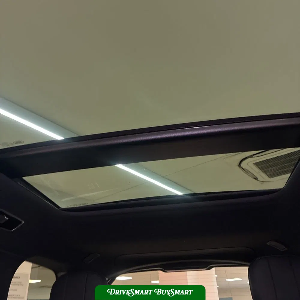 2025 Land Rover Range Rover SE P400