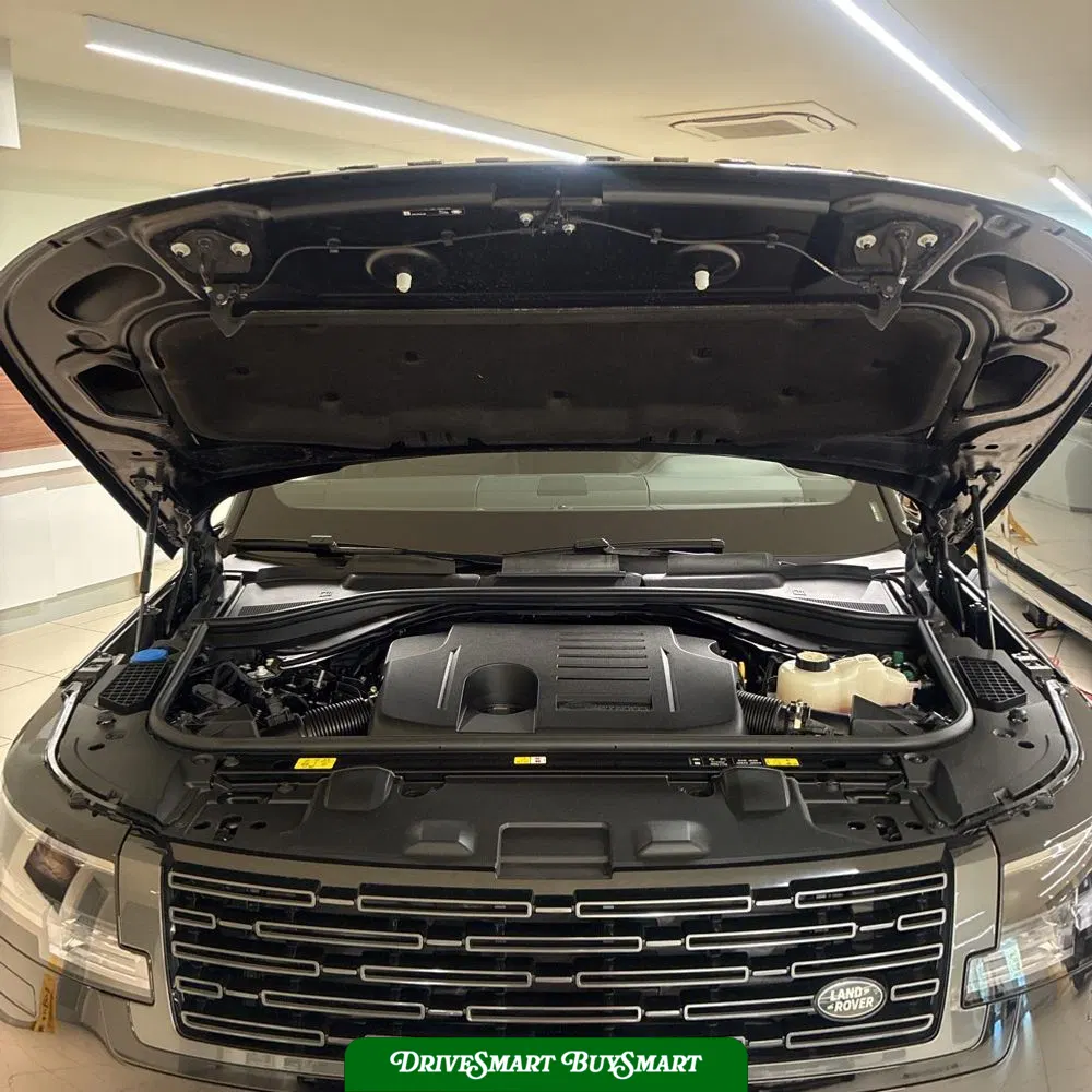 2025 Land Rover Range Rover SE P400