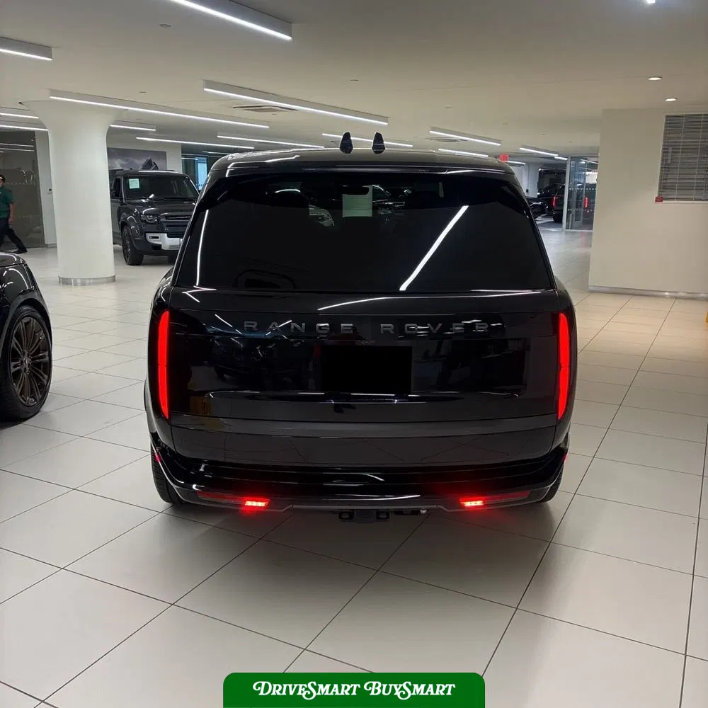 2025 Land Rover Range Rover SE P400