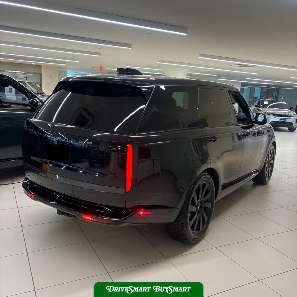 2025 Land Rover Range Rover SE P400