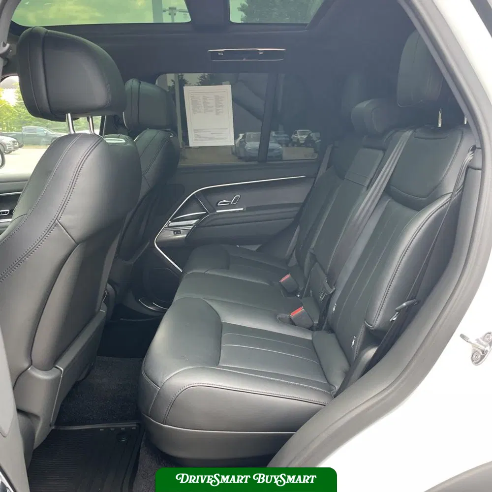 2025 Land Rover Range Rover P400 SE