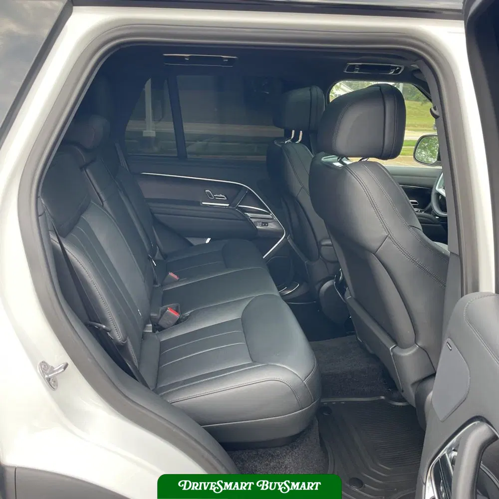 2025 Land Rover Range Rover P400 SE