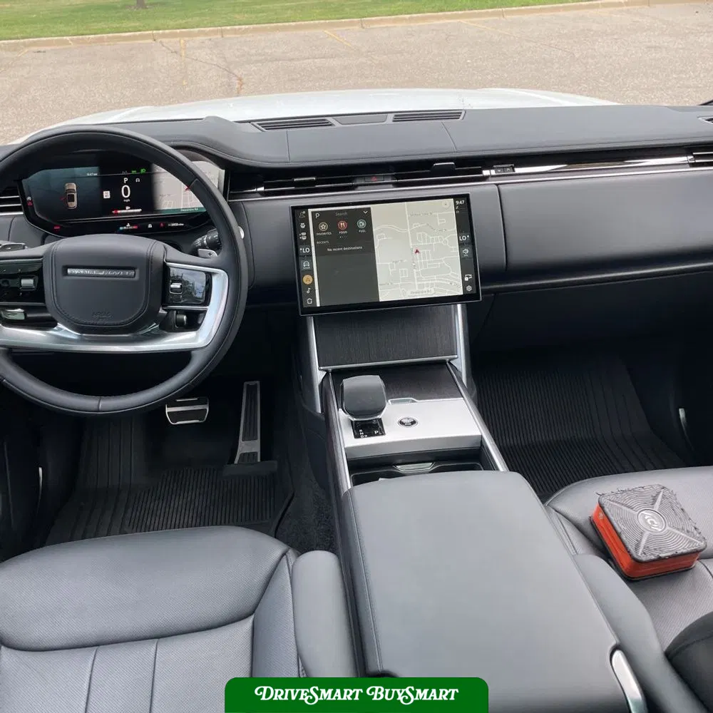 2025 Land Rover Range Rover P400 SE