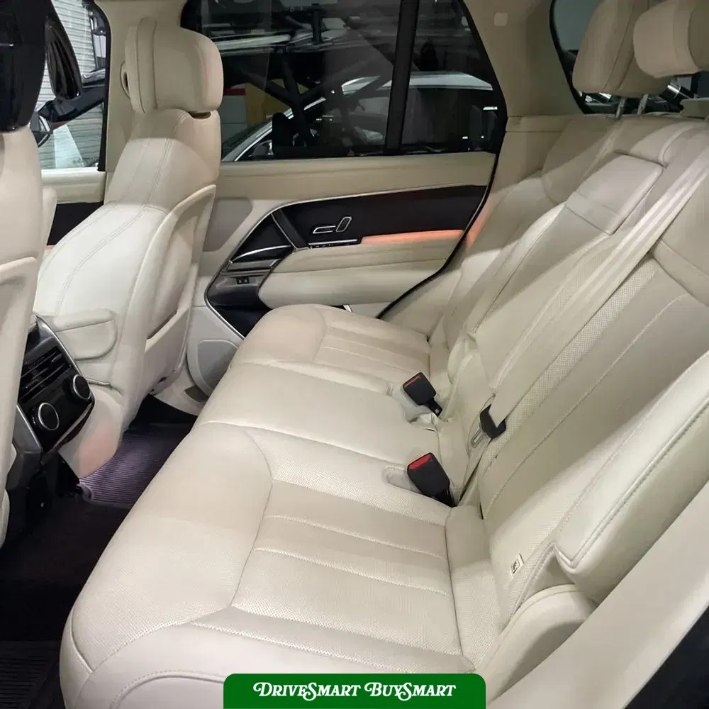 2023 Land Rover Range Rover SE