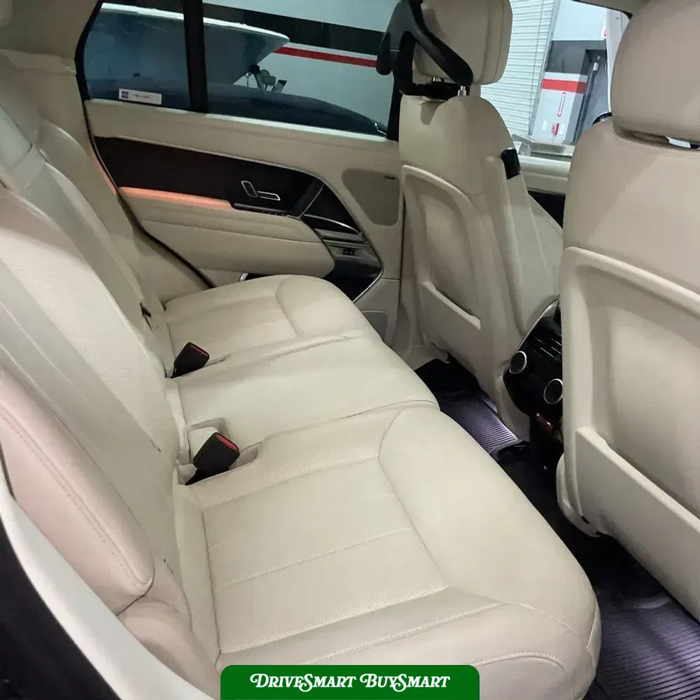 2023 Land Rover Range Rover SE