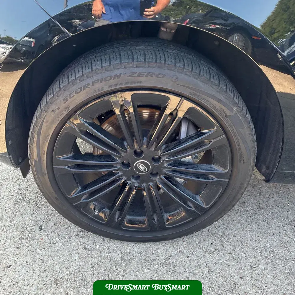 2023 Land Rover Range Rover SE