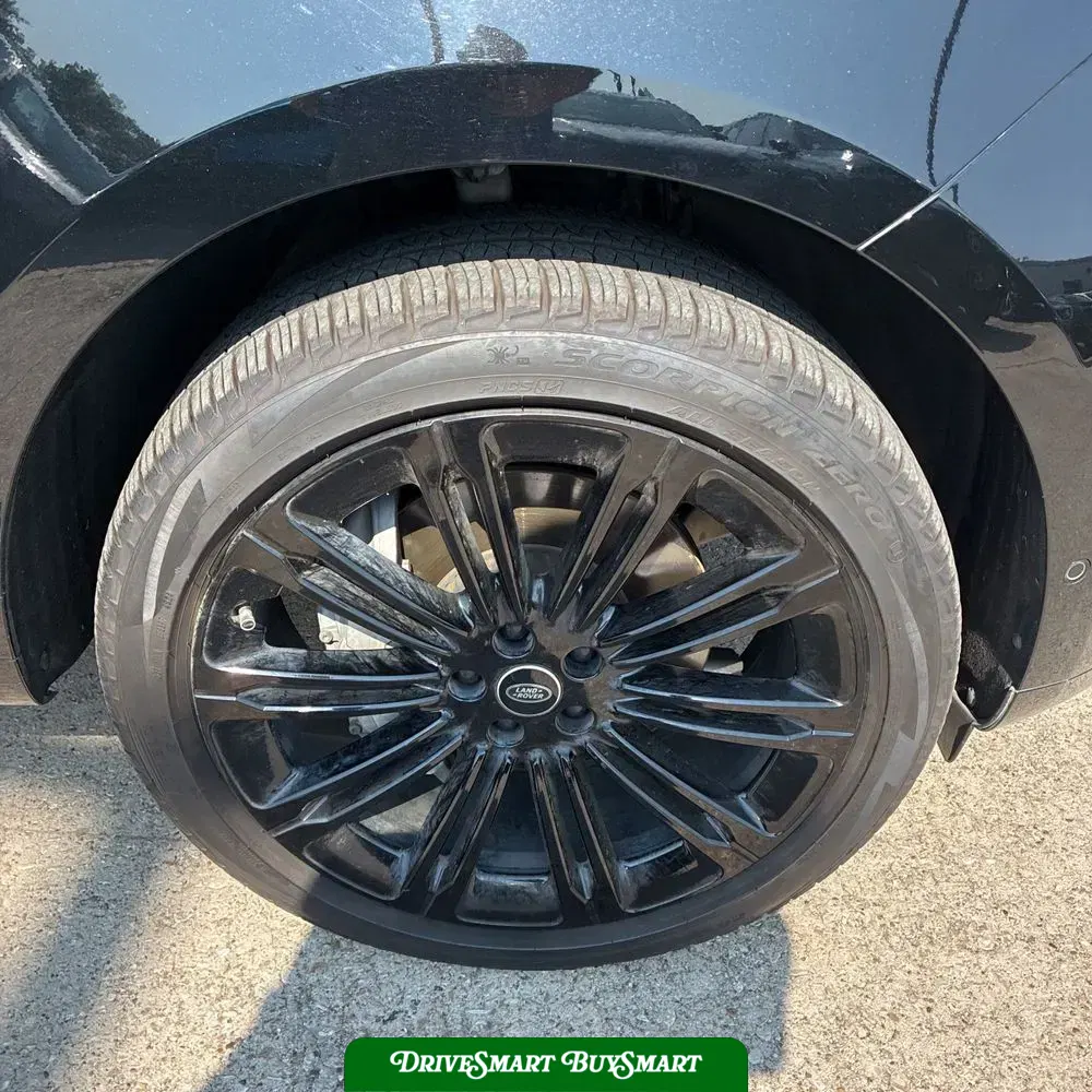2023 Land Rover Range Rover SE