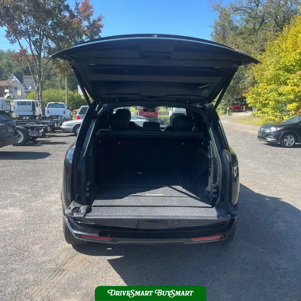 2023 Land Rover Range Rover SE