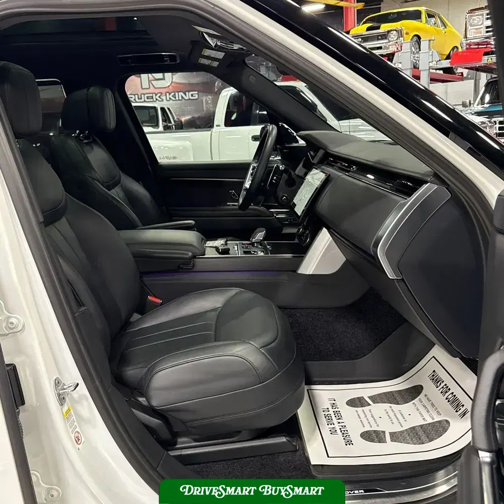 2023 Land Rover Range Rover P530 SE LWB