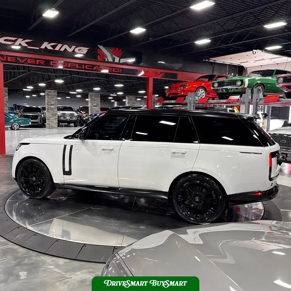 2023 Land Rover Range Rover P530 SE LWB