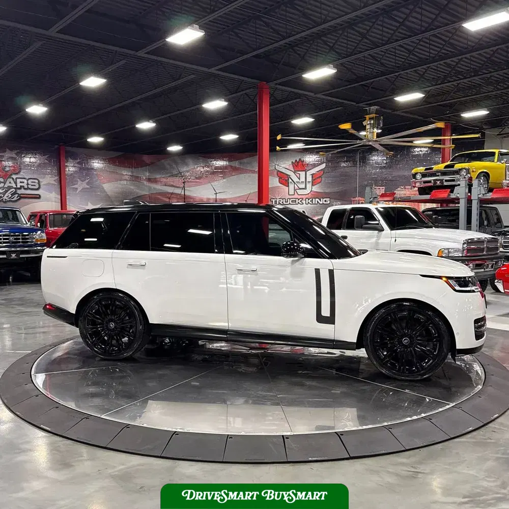2023 Land Rover Range Rover P530 SE LWB