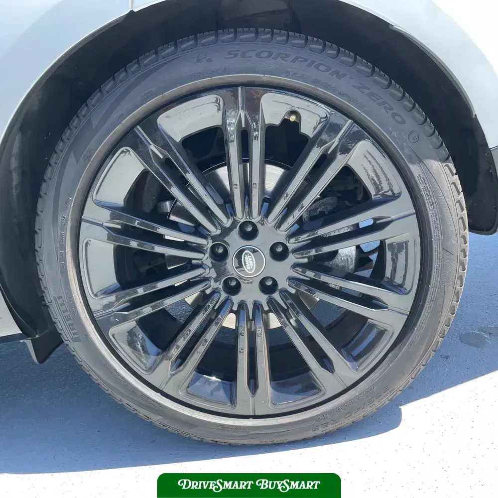 2023 Land Rover Range Rover SE
