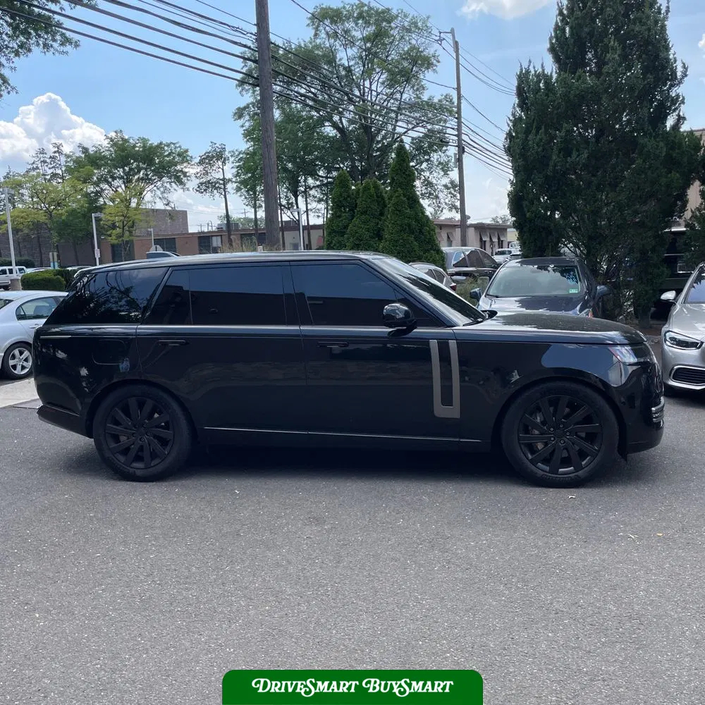 2024 Land Rover Range Rover SE P400