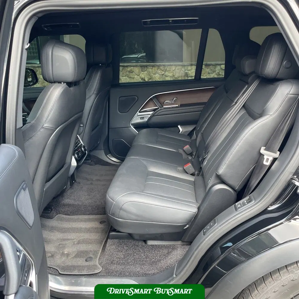 2024 Land Rover Range Rover SE P400