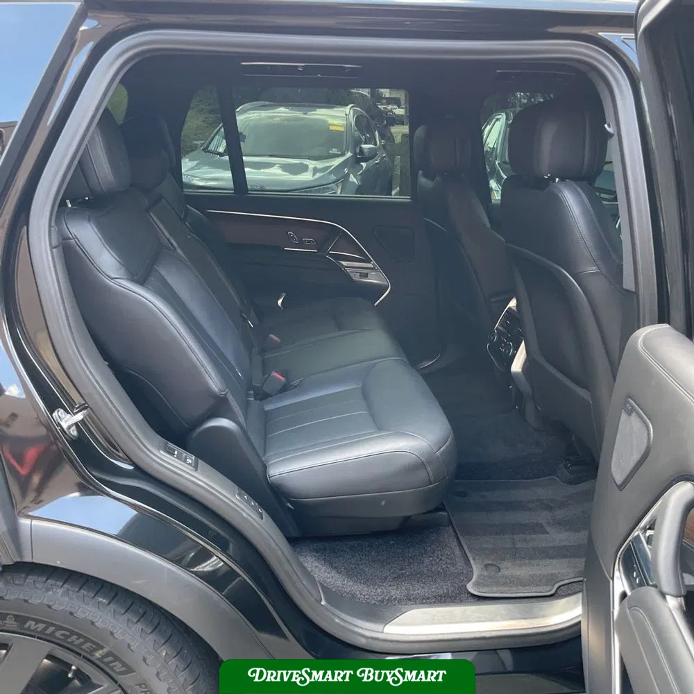 2024 Land Rover Range Rover SE P400