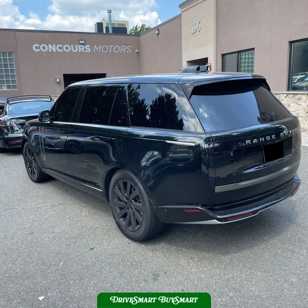 2024 Land Rover Range Rover SE P400