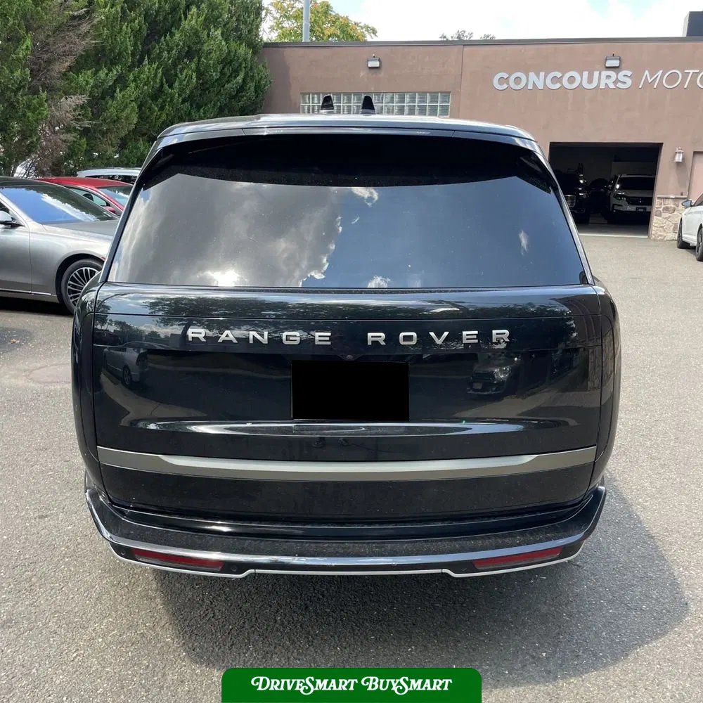 2024 Land Rover Range Rover SE P400
