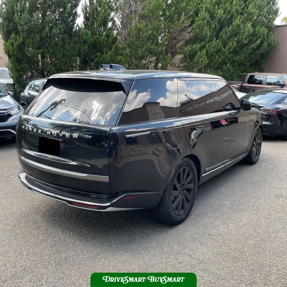 2024 Land Rover Range Rover SE P400