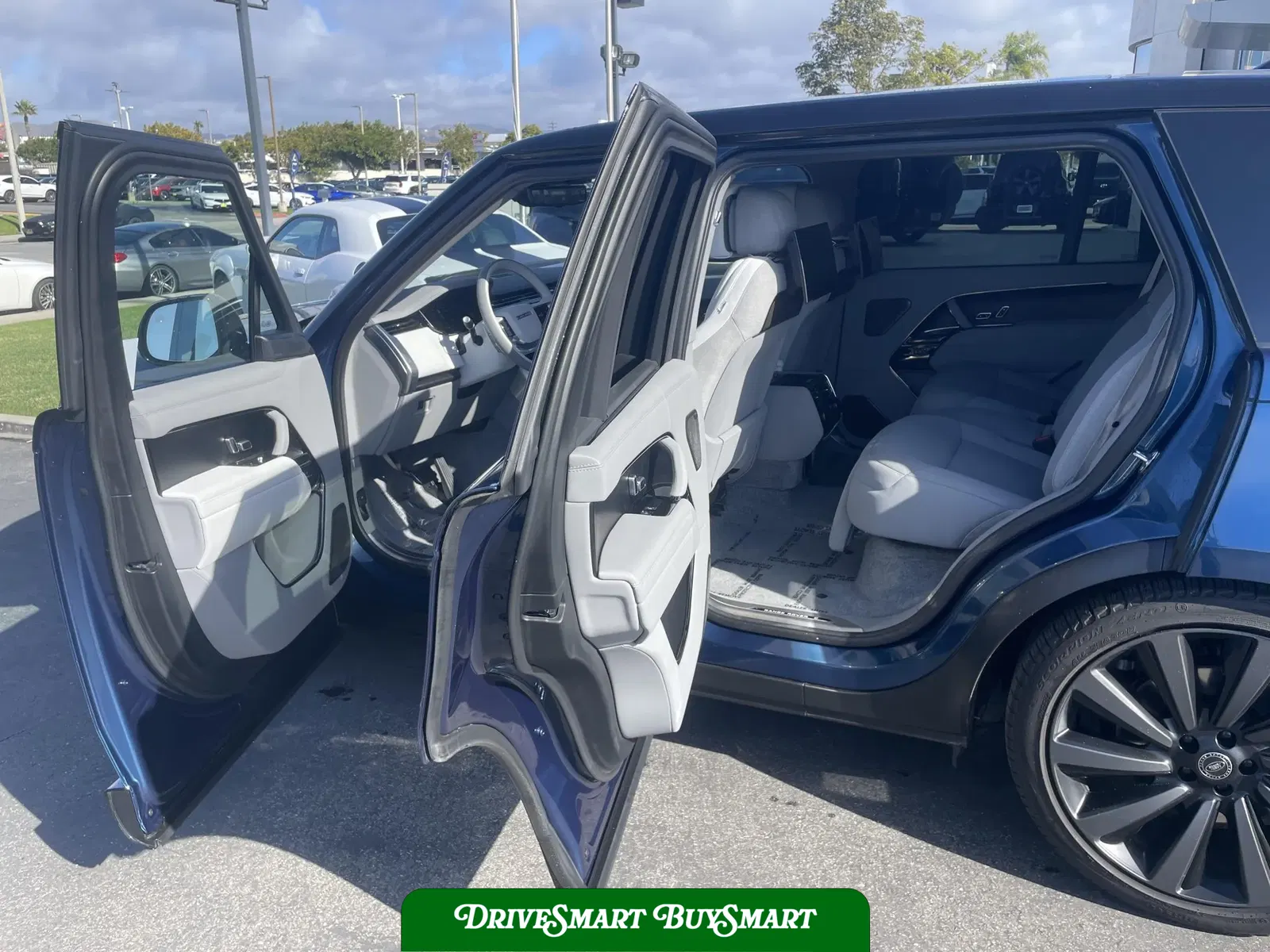 2023 Land Rover Range Rover P530 SV LWB