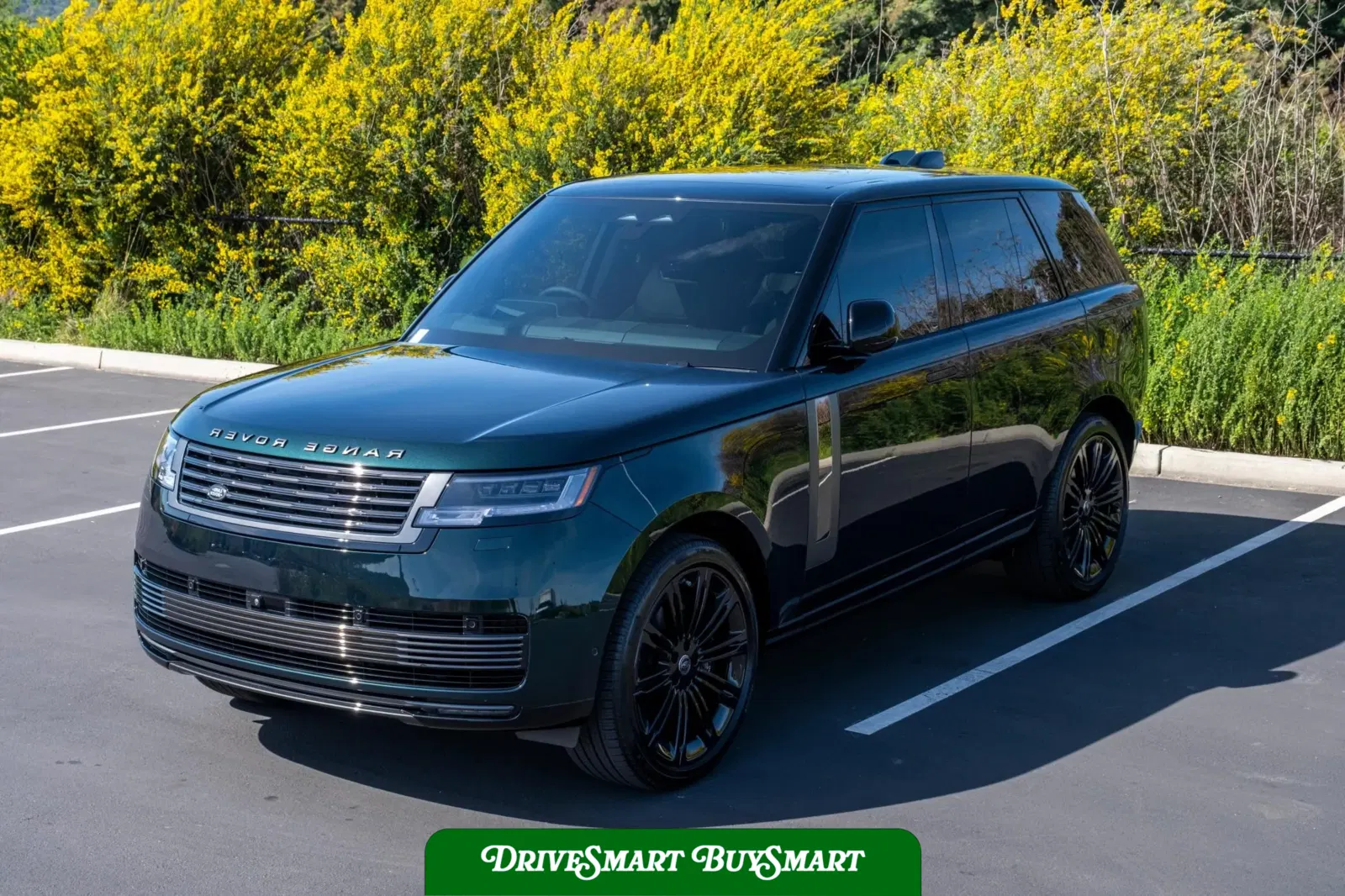 2025 Land Rover Range Rover P615 SV