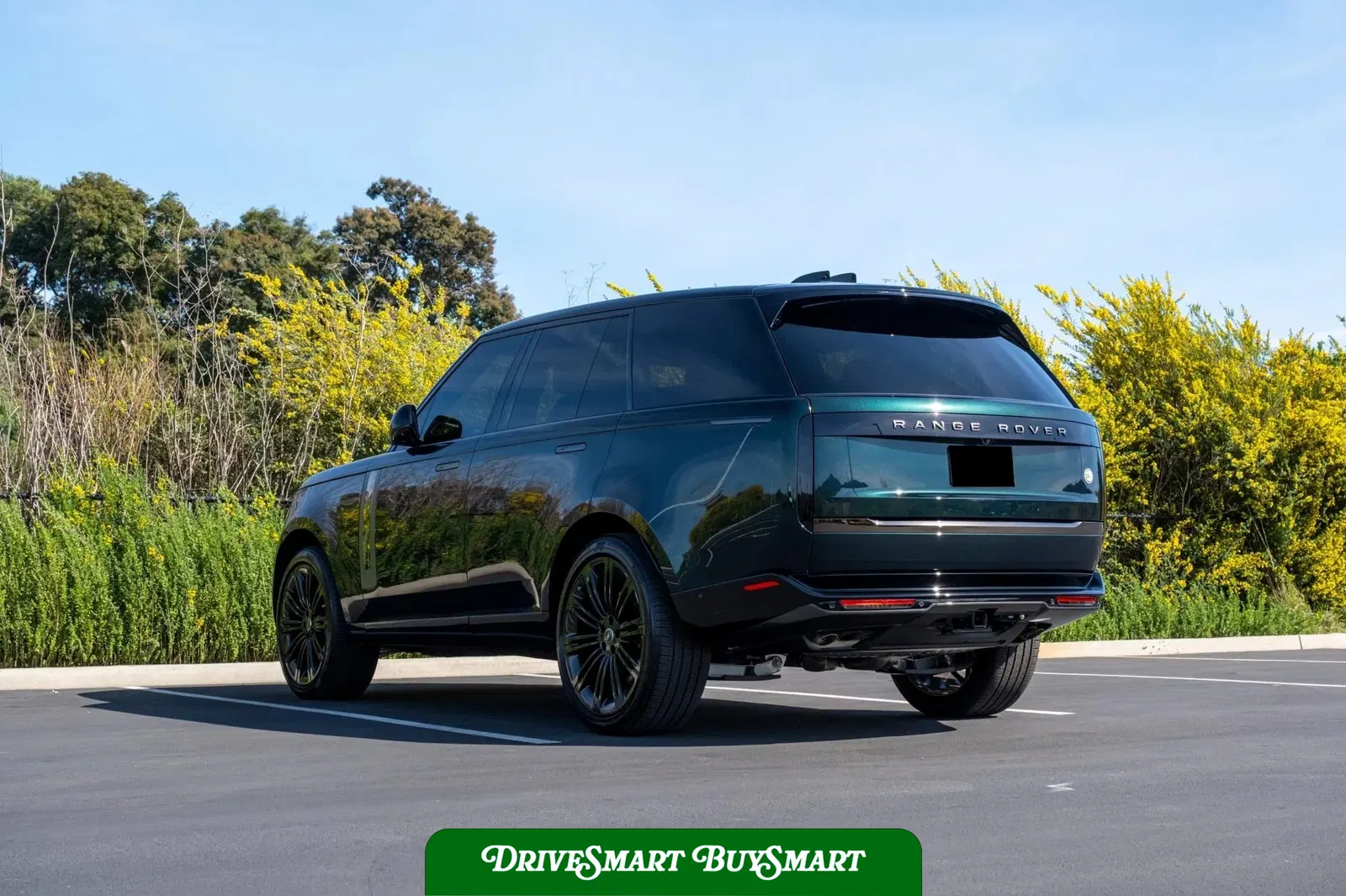 2025 Land Rover Range Rover P615 SV