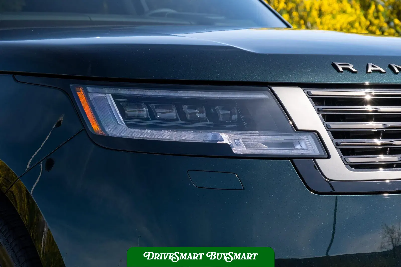 2025 Land Rover Range Rover P615 SV