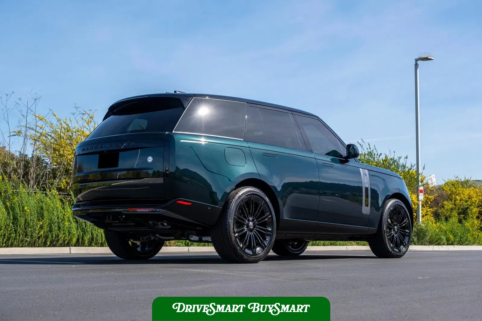 2025 Land Rover Range Rover P615 SV