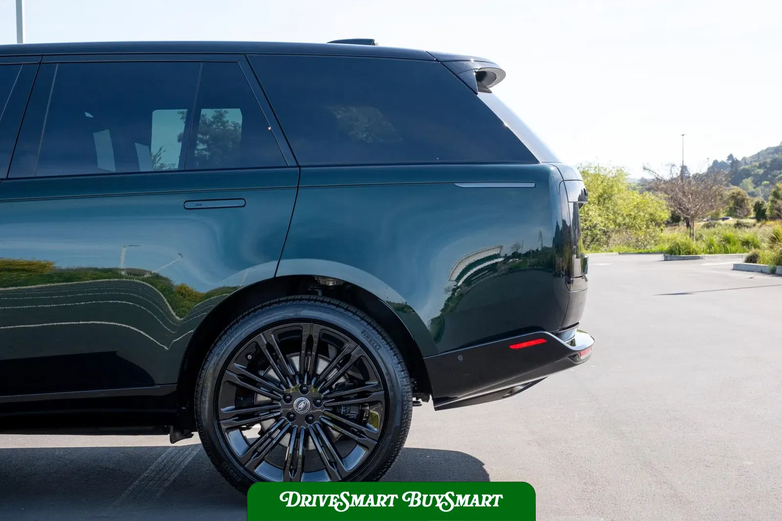 2025 Land Rover Range Rover P615 SV