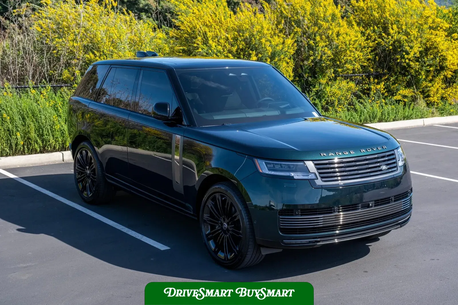 2025 Land Rover Range Rover P615 SV