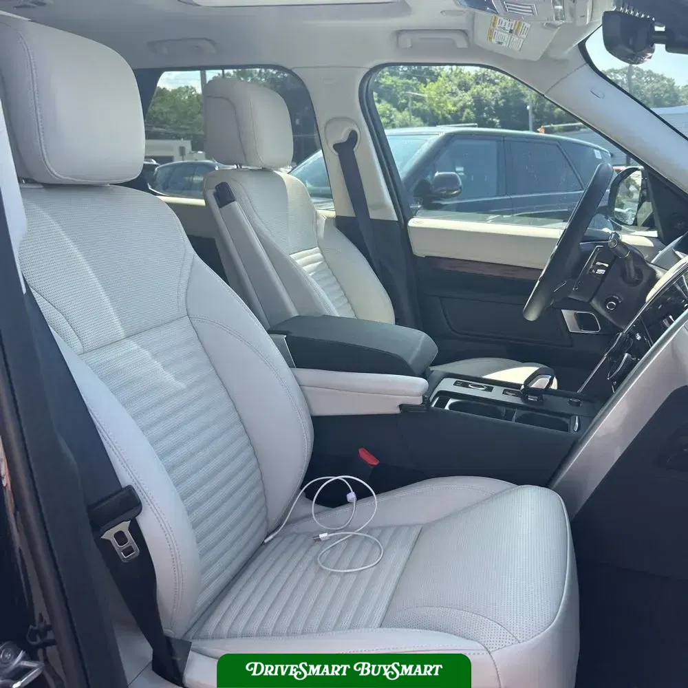 2025 Land Rover Discovery S P300