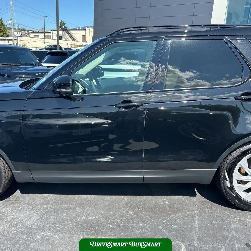 2025 Land Rover Discovery S P300