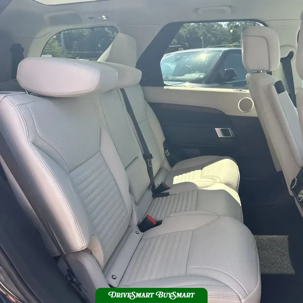 2025 Land Rover Discovery S P300