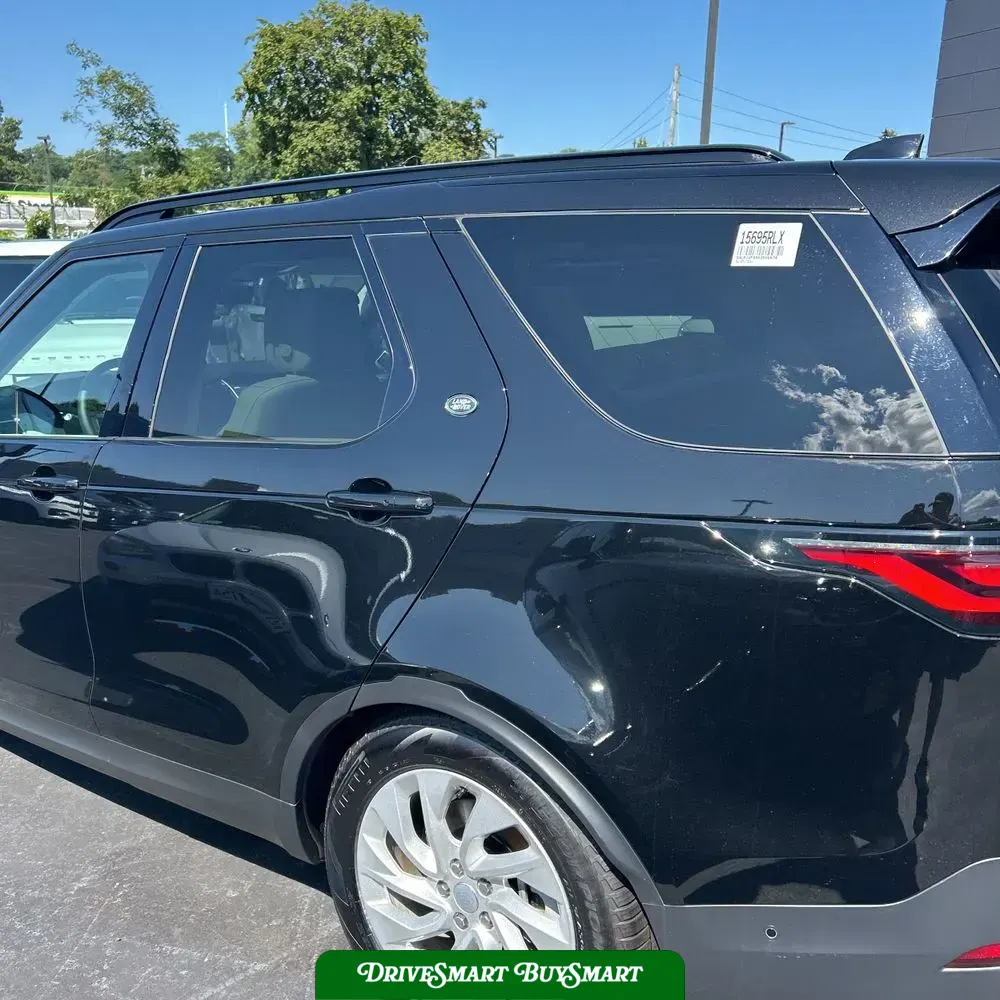 2025 Land Rover Discovery S P300