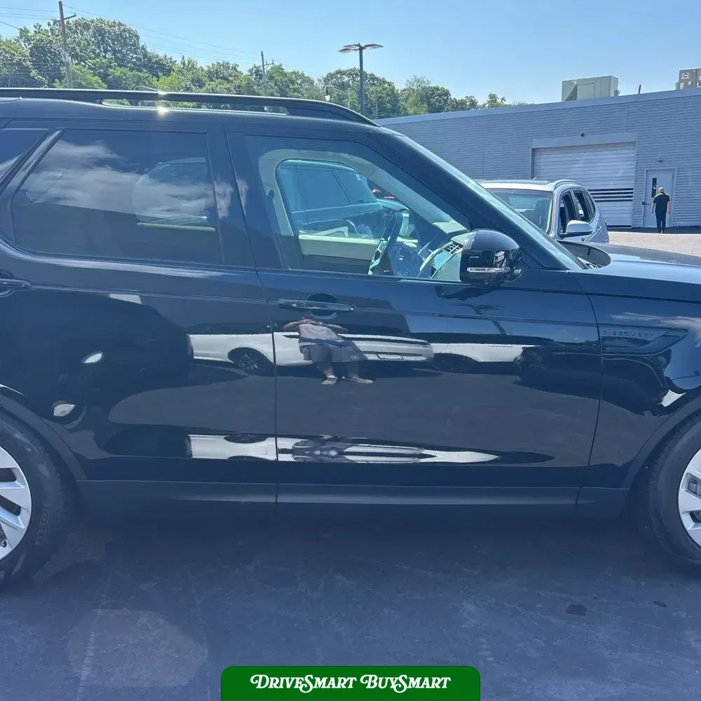 2025 Land Rover Discovery S P300
