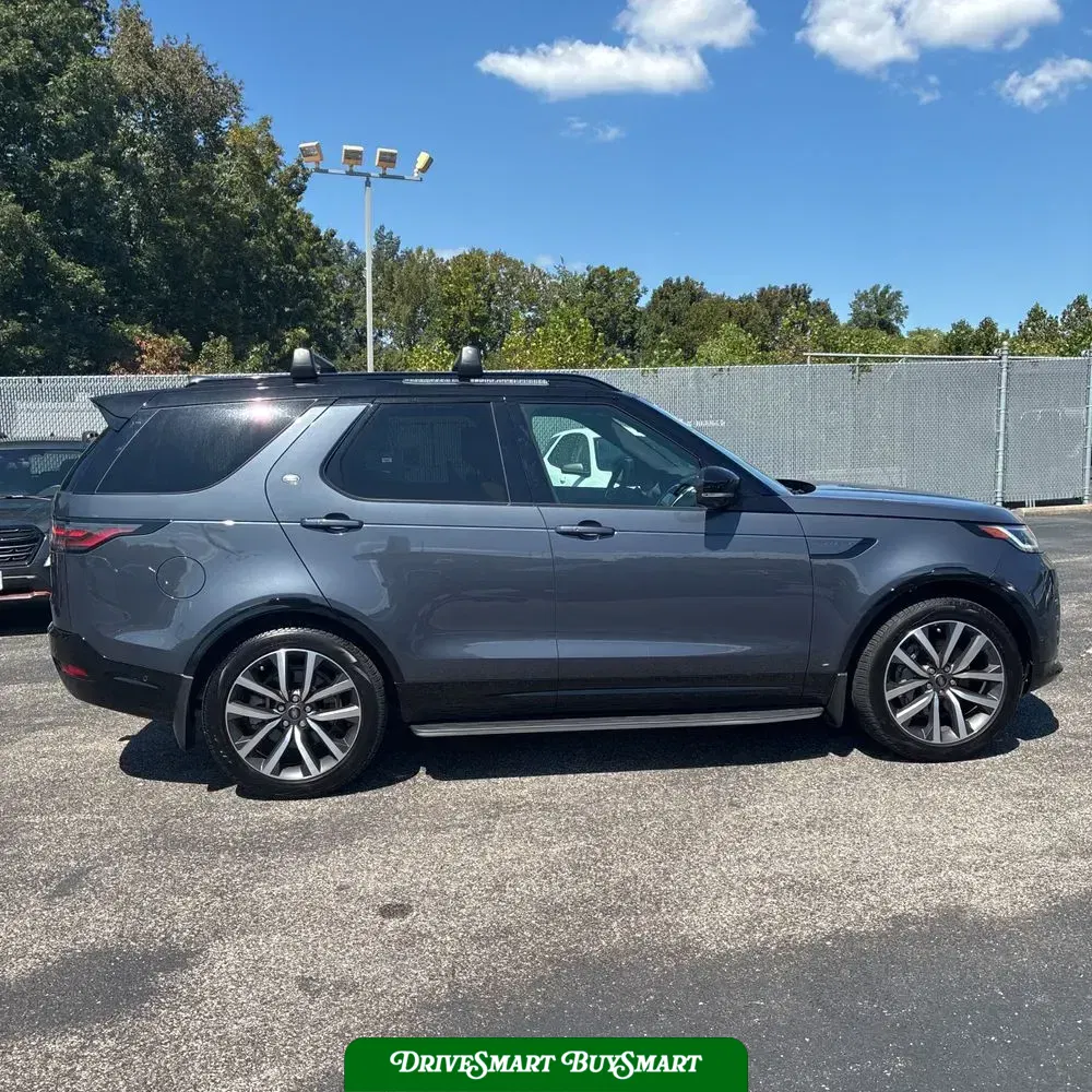 2024 Land Rover Discovery Dynamic SE P300