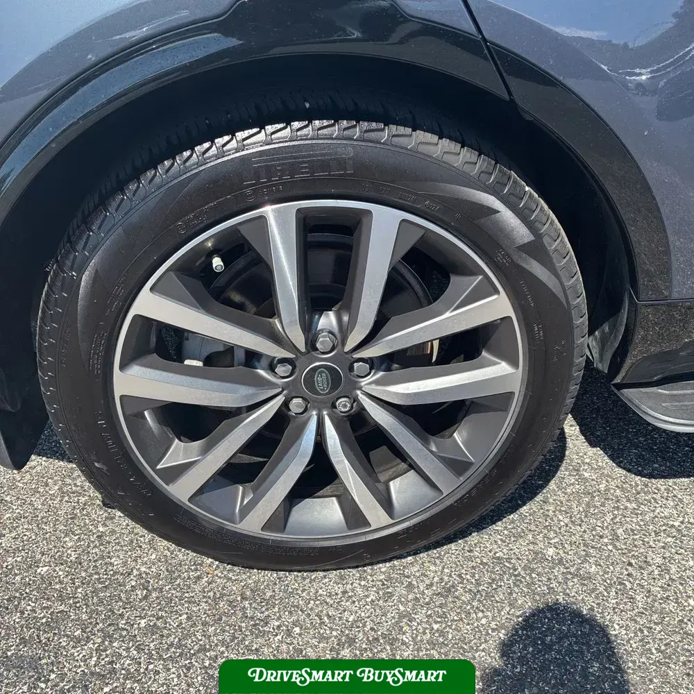 2024 Land Rover Discovery Dynamic SE P300