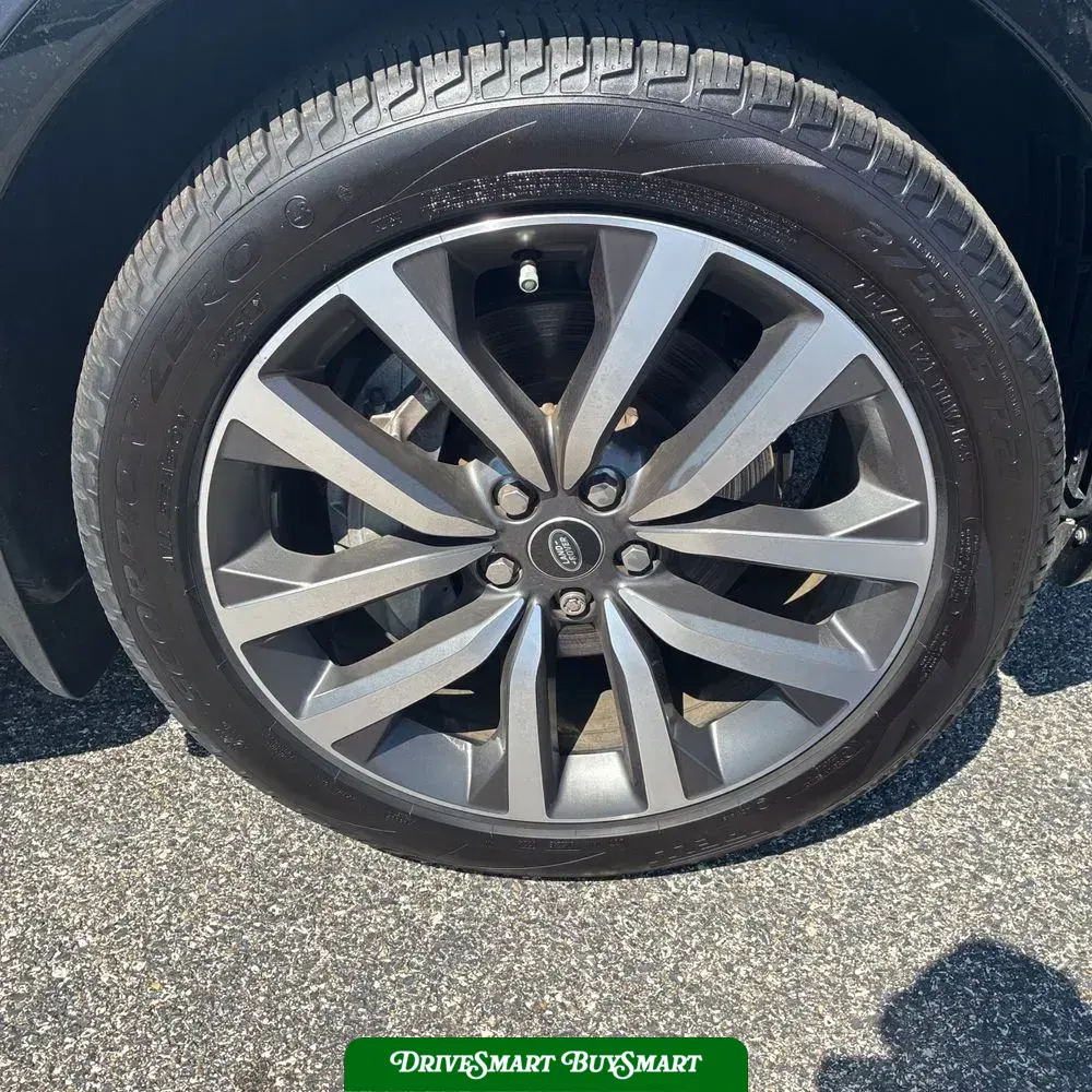 2024 Land Rover Discovery Dynamic SE P300