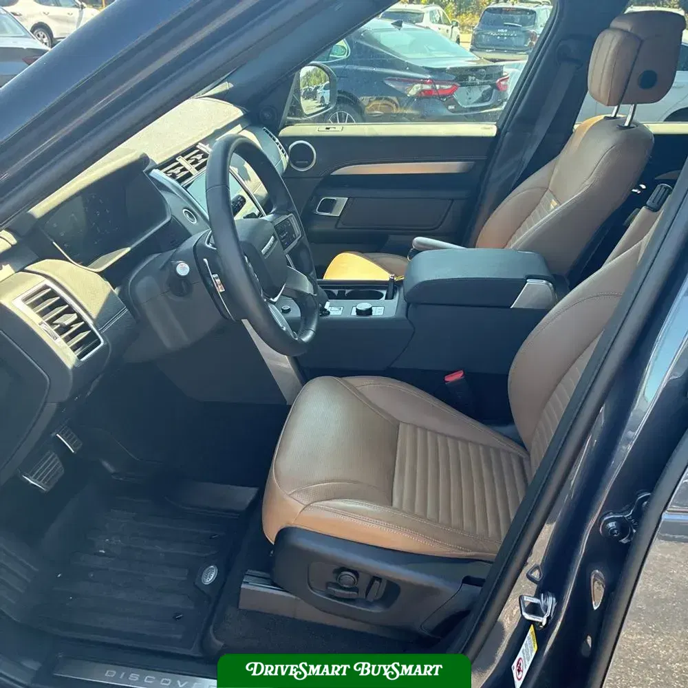 2024 Land Rover Discovery Dynamic SE P300