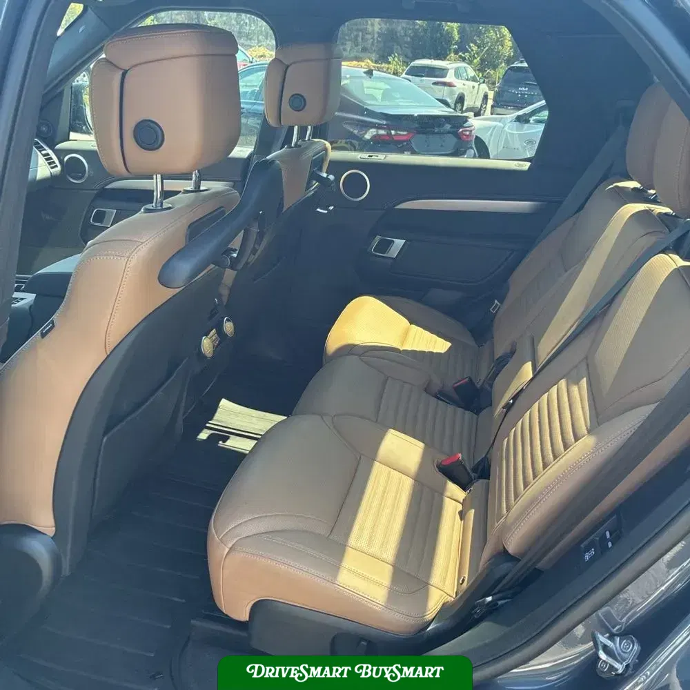 2024 Land Rover Discovery Dynamic SE P300