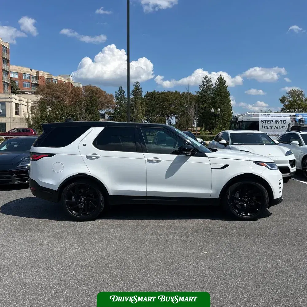 2024 Land Rover Discovery Dynamic SE P300