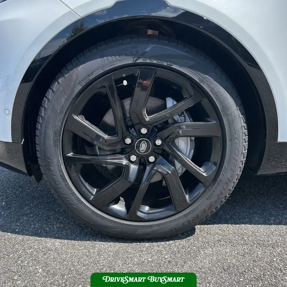2024 Land Rover Discovery Dynamic SE P300