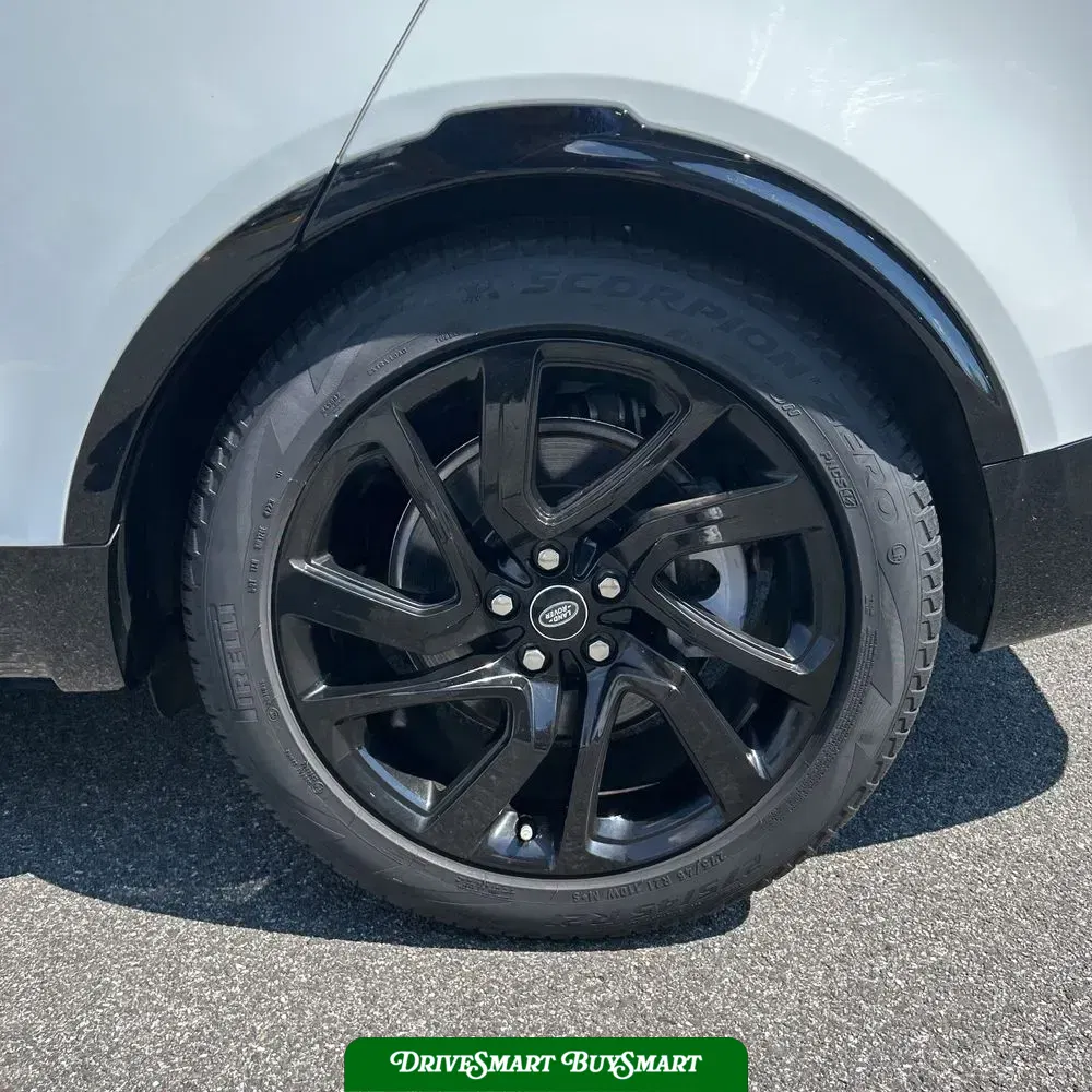 2024 Land Rover Discovery Dynamic SE P300