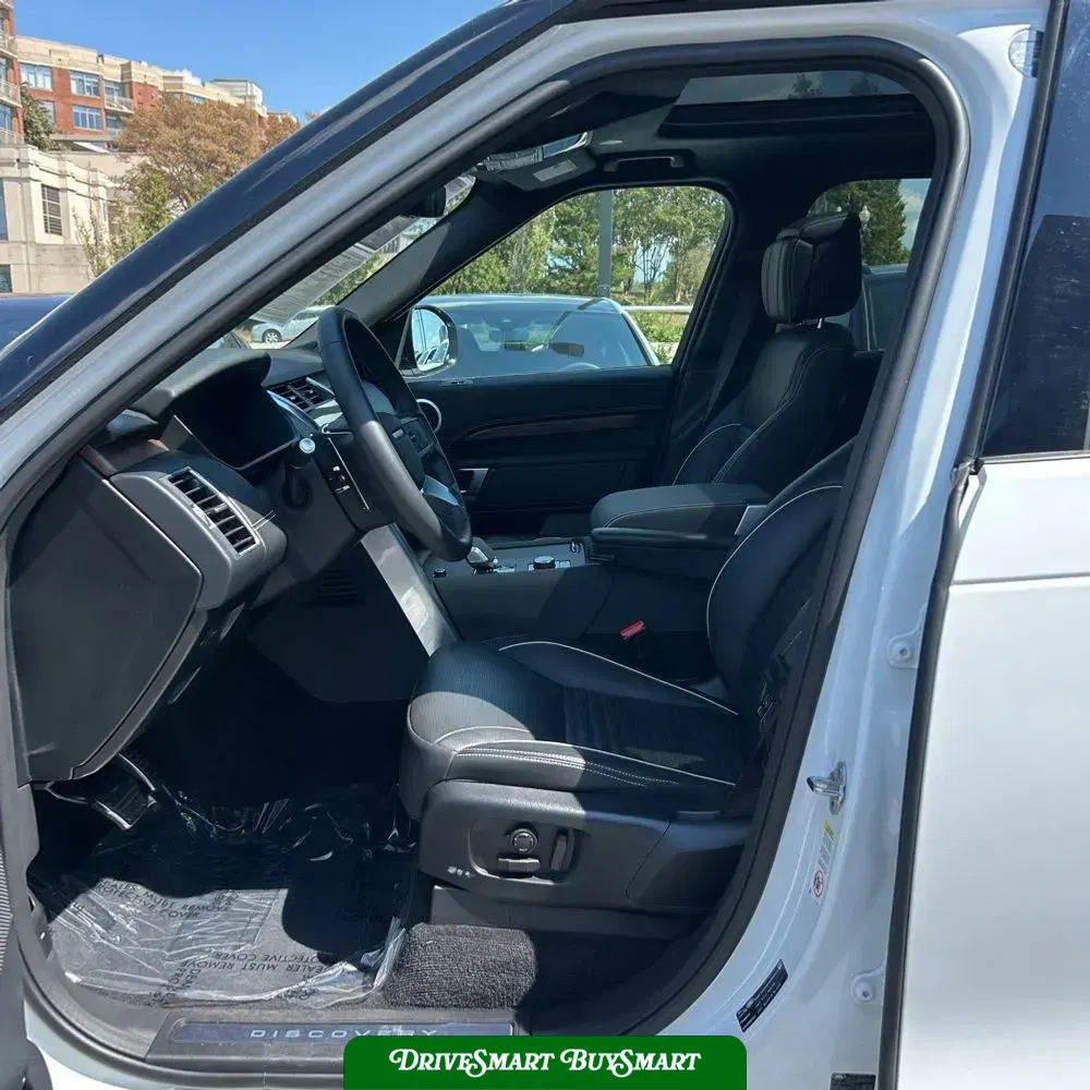 2024 Land Rover Discovery Dynamic SE P300