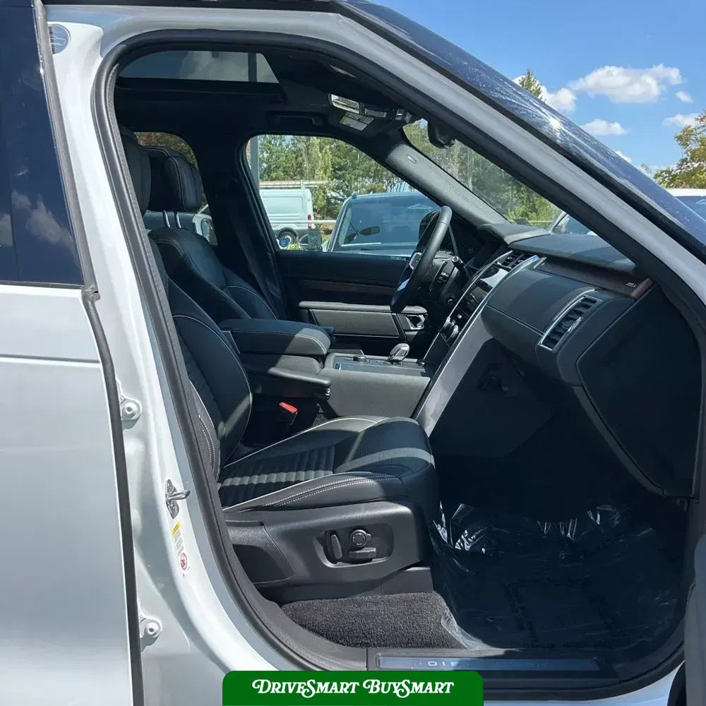 2024 Land Rover Discovery Dynamic SE P300