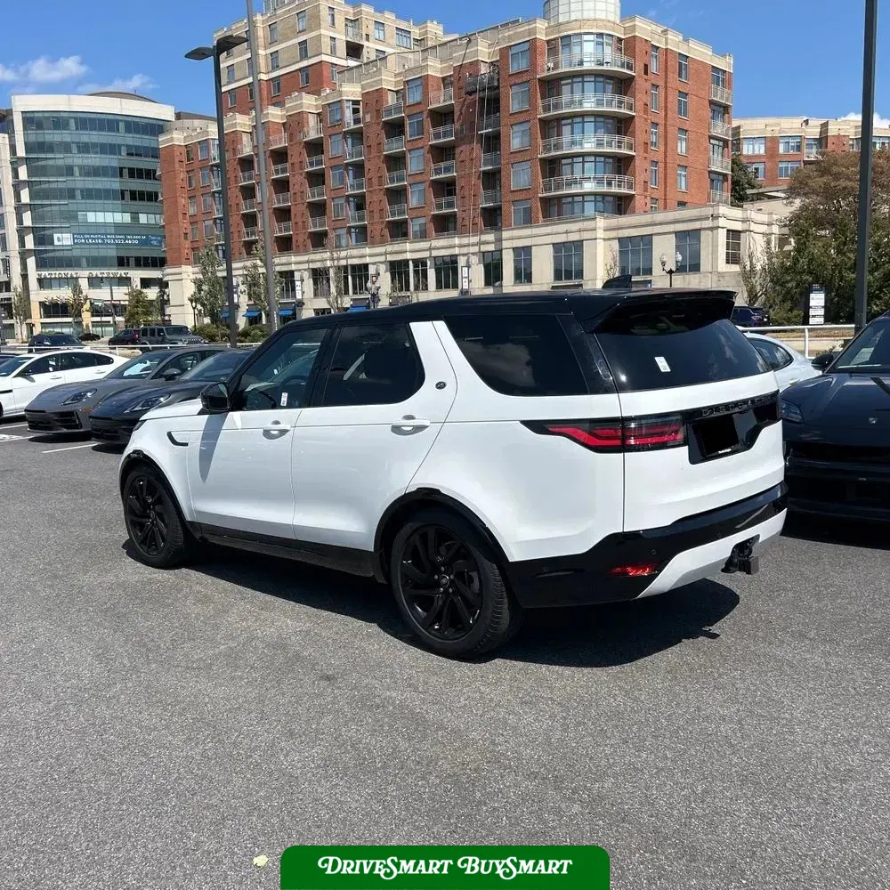 2024 Land Rover Discovery Dynamic SE P300