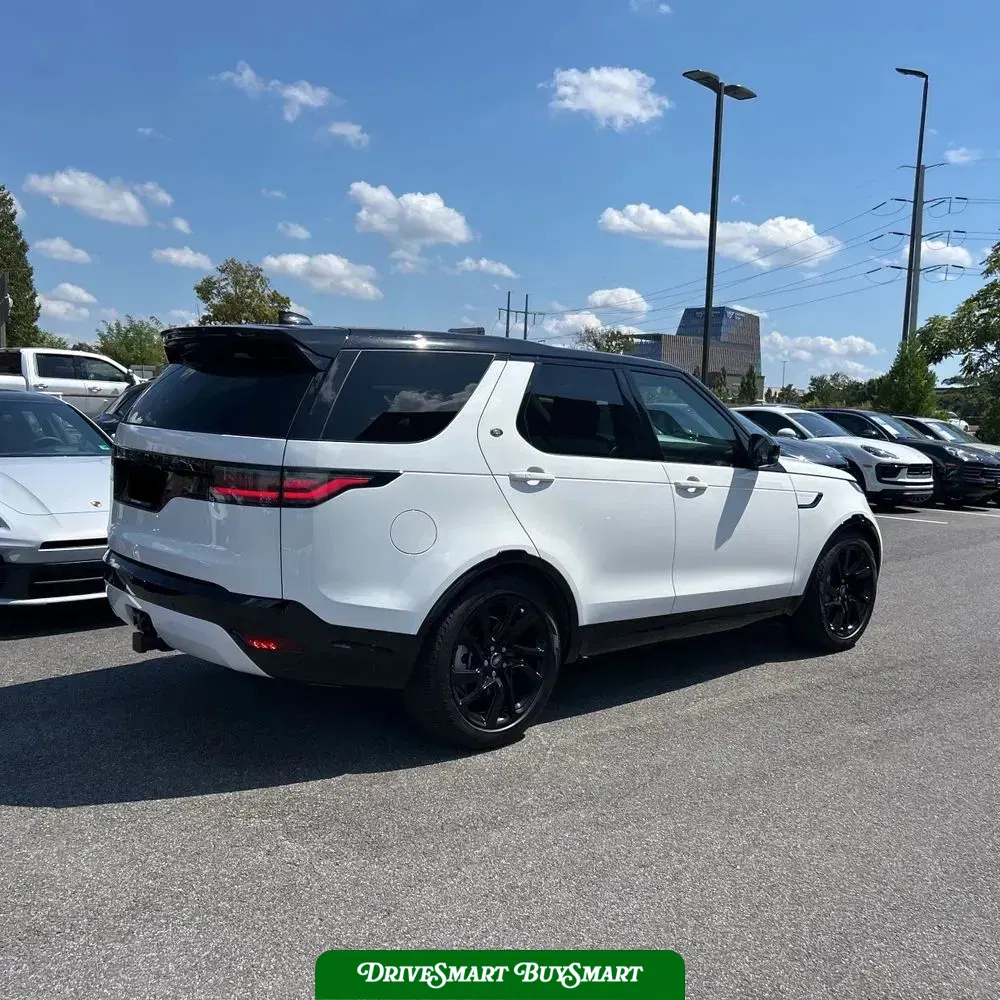 2024 Land Rover Discovery Dynamic SE P300