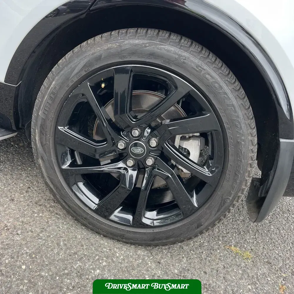 2024 Land Rover Discovery Dynamic SE P360
